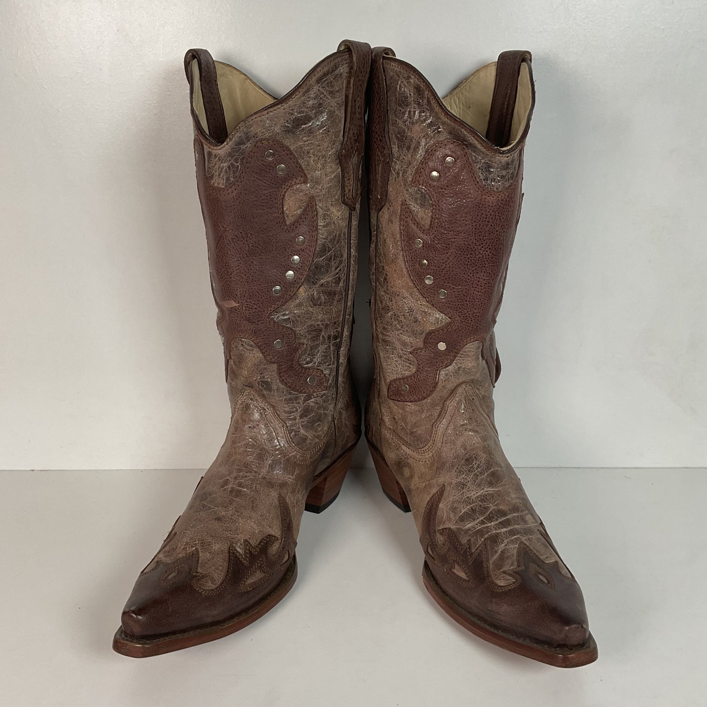 Corral Women’s Concho Cowgirl Boots 12 M Distressed Style Wingtip