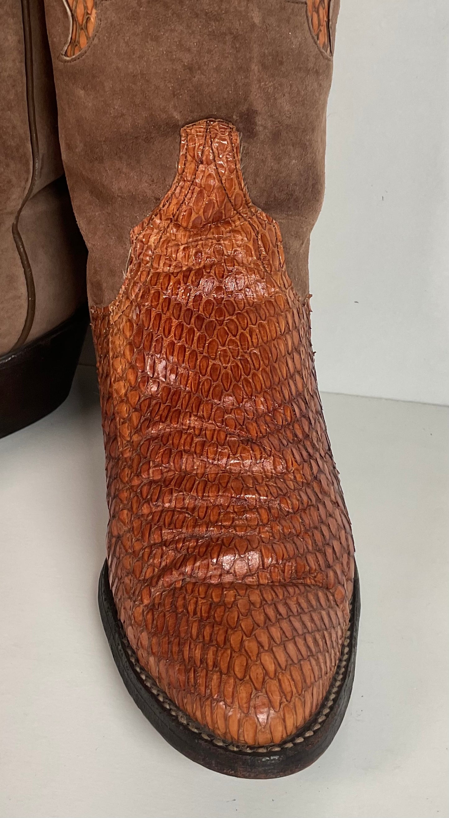 Vintage Larry Mahan Tall Cowgirl Boots 7 B Tooled Snakeskin Inlay