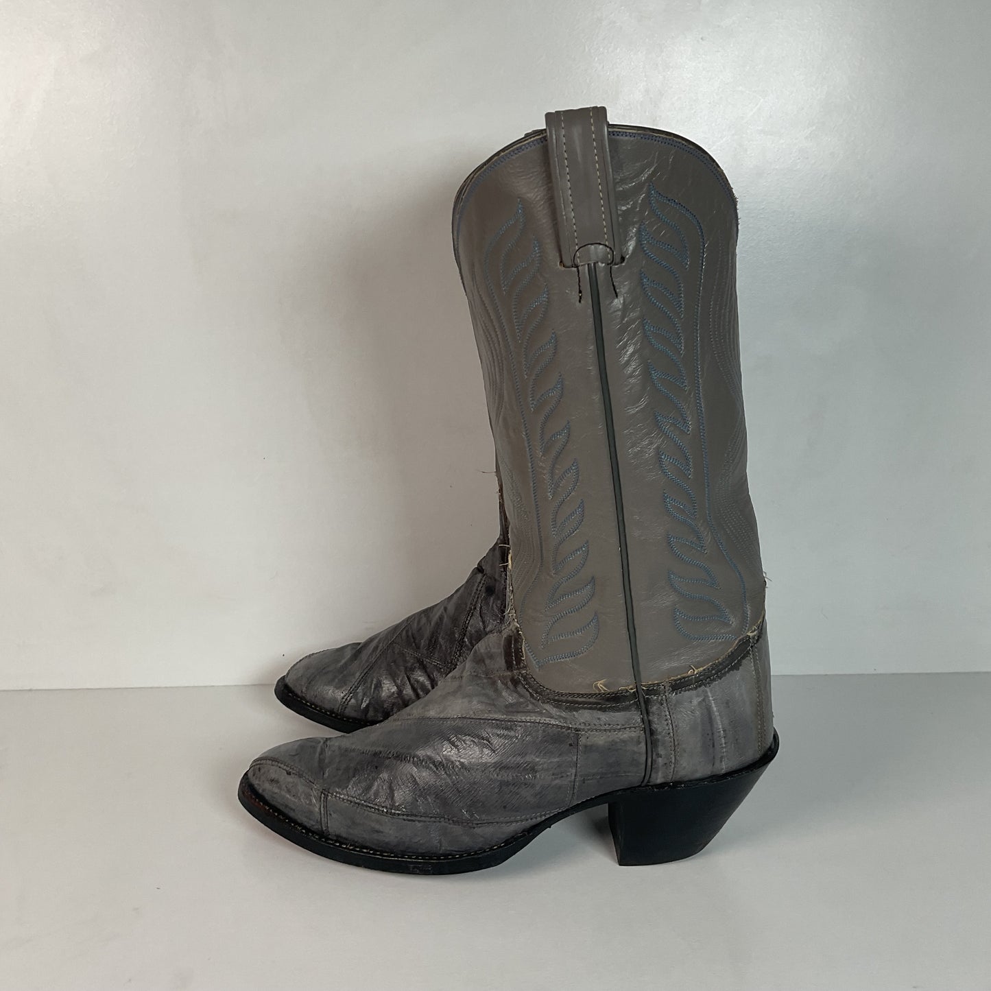 Vintage Tony Lama Exotic Grey Eel Cowboy Boots 9.5 EEE Gold Label USA Made