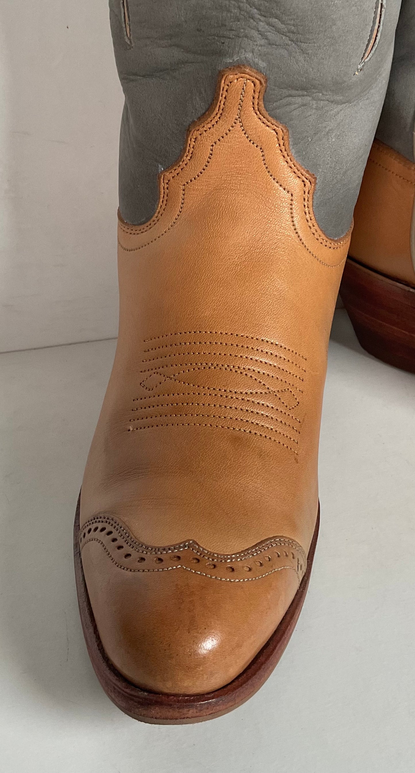 Vintage Justin Women’s Flower Cowgirl Boots 8 B Tooled Inlay USA Made