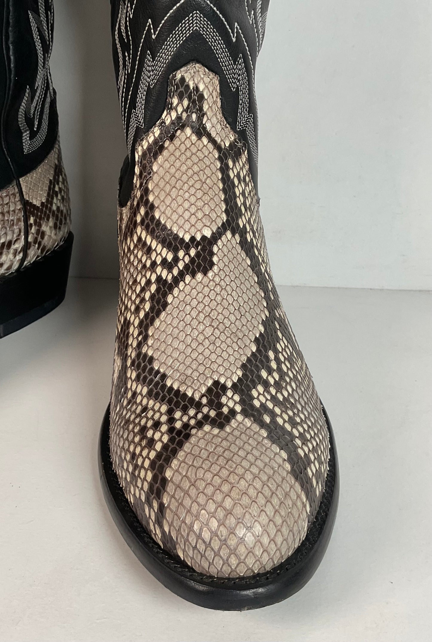 Tecovas “The Bryce” Python Cowboy Boots 12 D Belly Cut Snakeskin Original Box