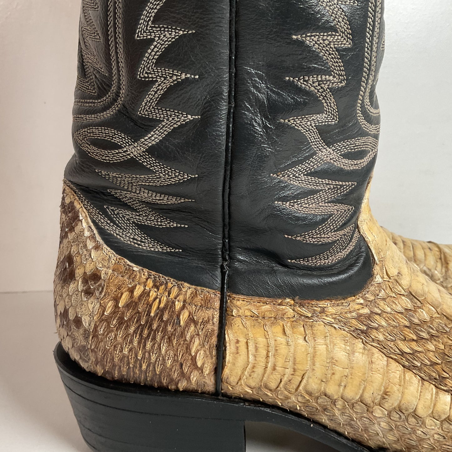 Cowtown Belly Cut Rattlesnake Cowboy Boots 10 D Snakeskin USA Made