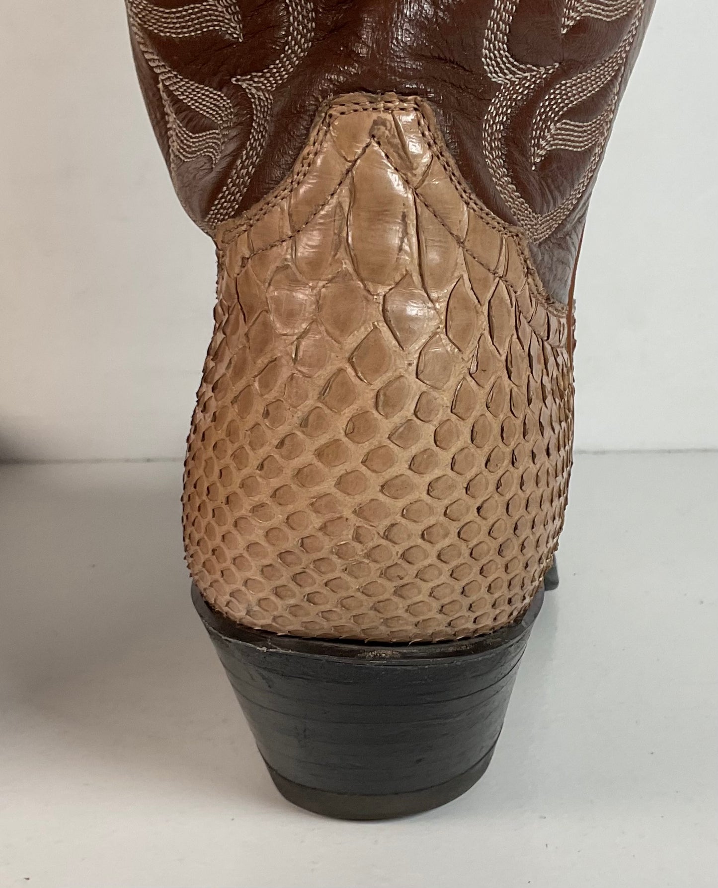 Tony Lama Snakeskin Cowboy Boots | Gold Label | Men’s 7.5 C | Women’s 8.5
