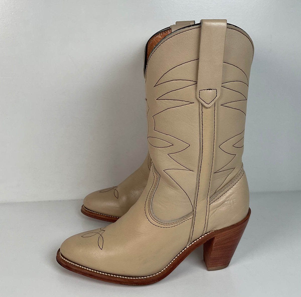 Vintage Frye Cowgirl Boots | Original Box | Alabaster | Women’s 8 B