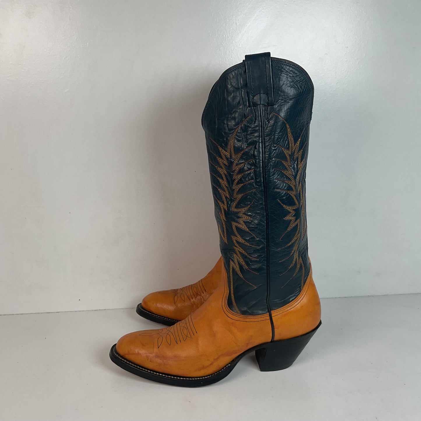 Vintage Nocona Butterscotch Cowgirl Boots 7 B USA Made