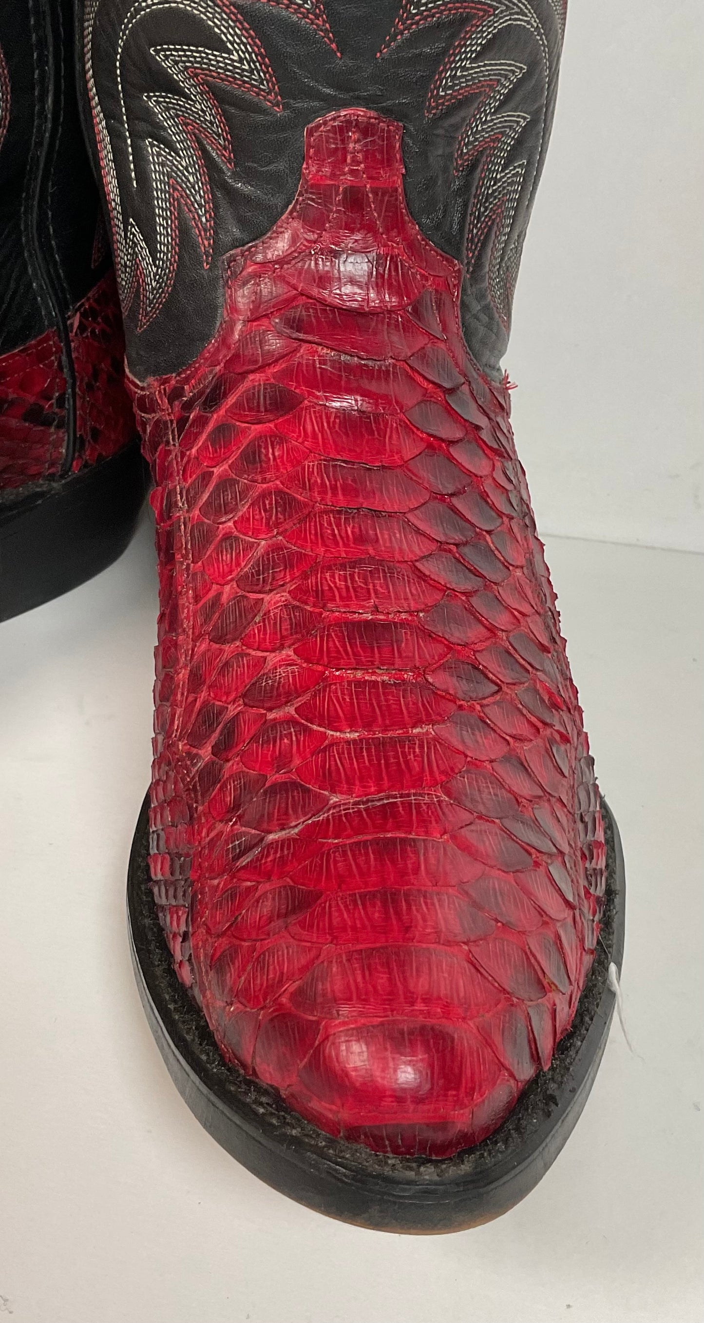 Vintage Laredo Ruby Red Python Snakeskin Cowboy Boots 8 D USA Made Back Cut