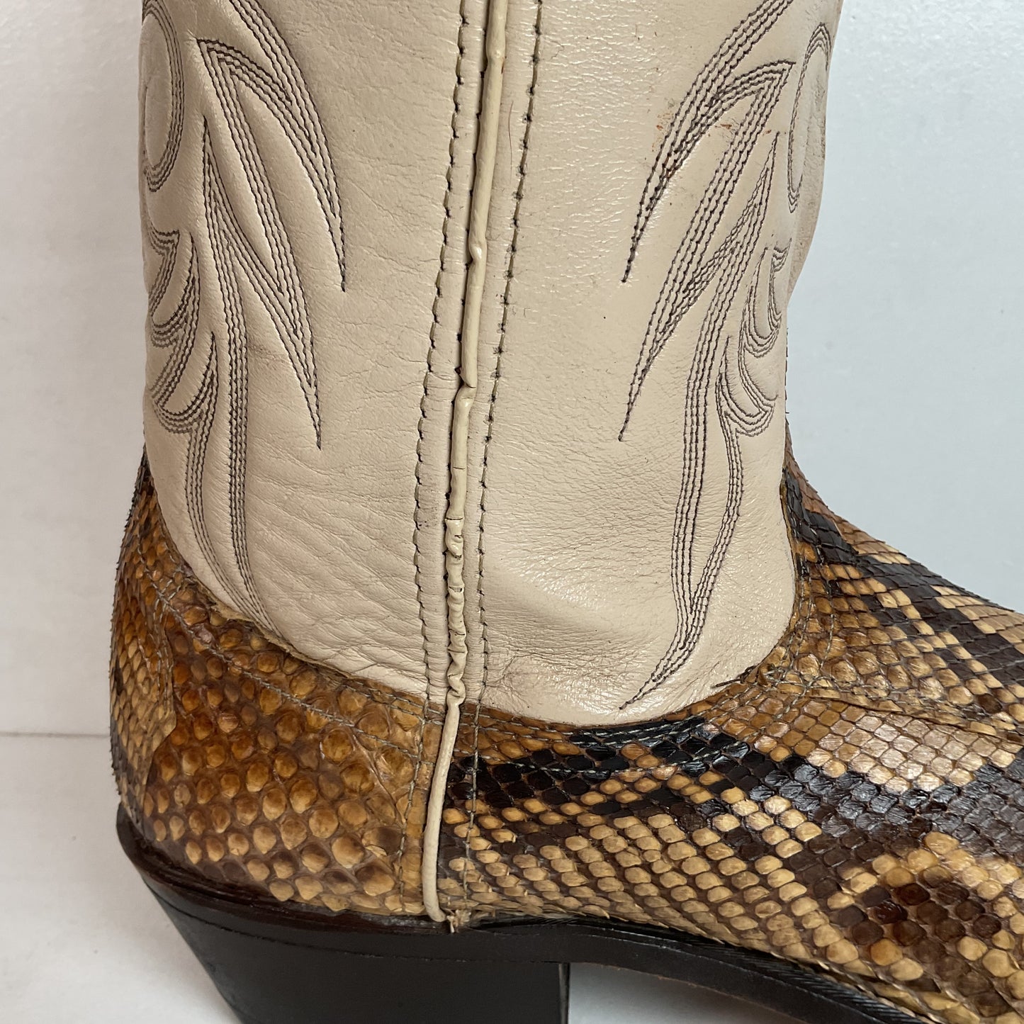 Vintage Laredo Front Cut Python Cowboy Boots 12 D USA Made Snakeskin