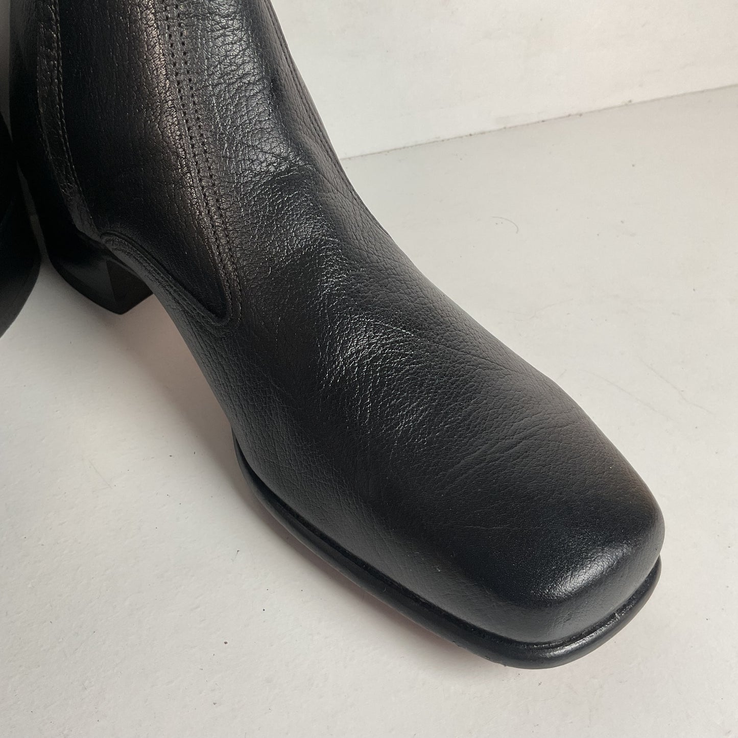 Vintage Florsheim Lightweight Ankle Boots | (Extra Narrow) | Men’s 9 A