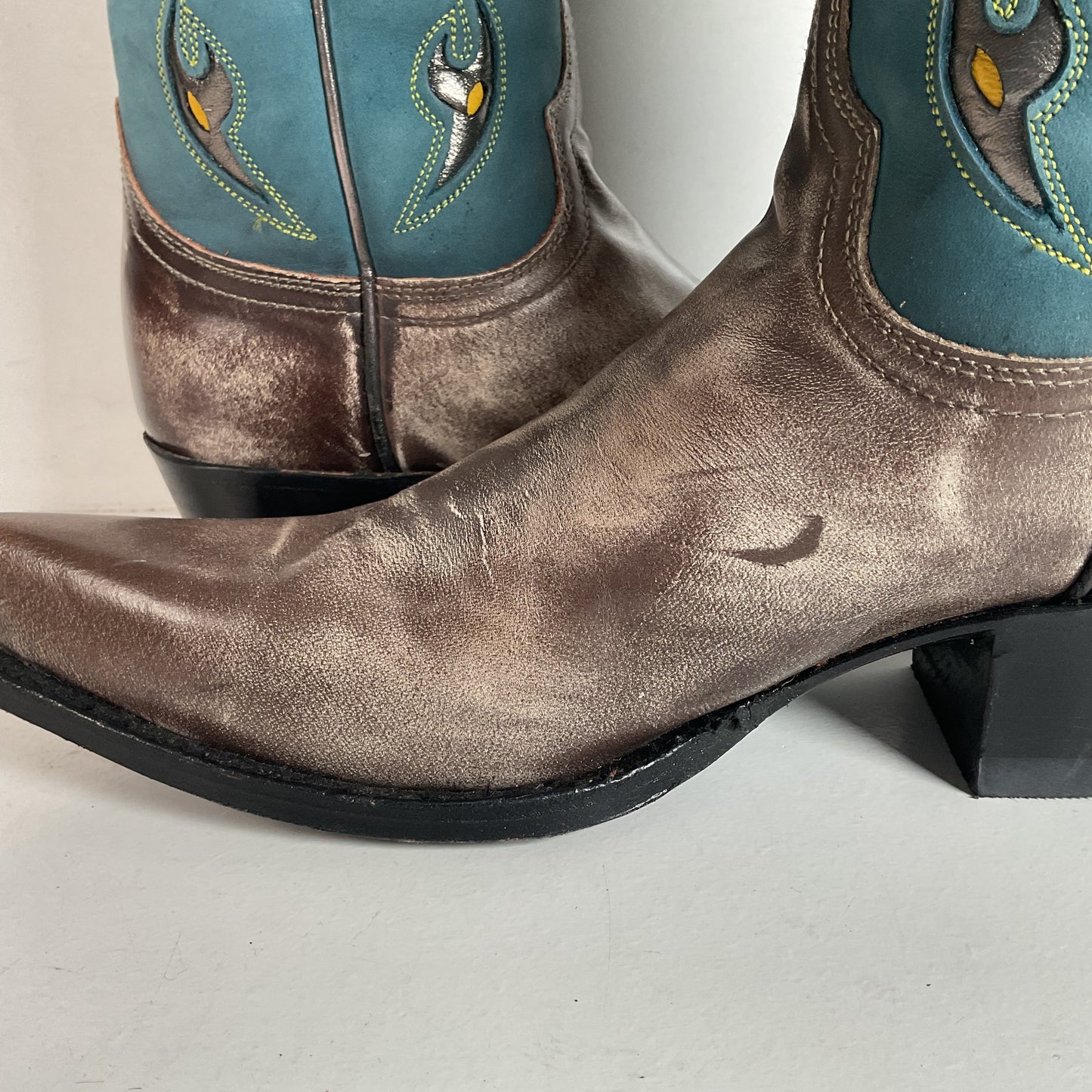 Frye Metallic Cowgirl Boots 7 M Tooled Inlay Snip Toe