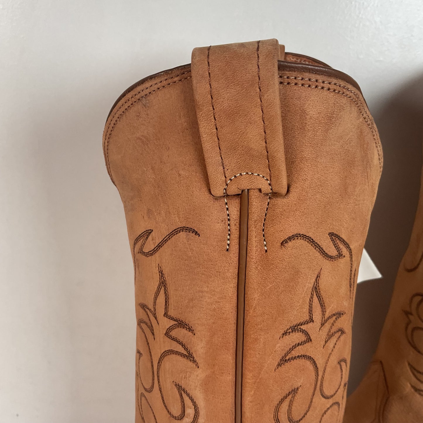 Nocona Wildebeest Wingtip Cowboy Boots Men’s 8.5 D USA Made Exotic Suede