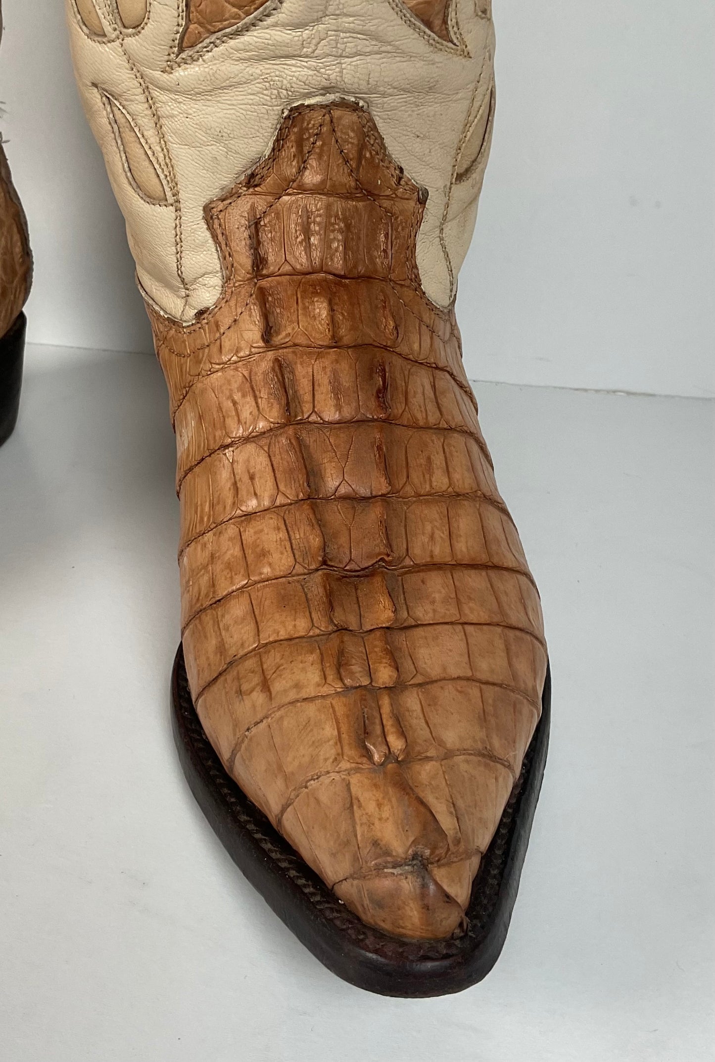 Cuadra Butterfly Cowgirl Boots | Caiman Tail | Tooled Inlays | Women’s 6.5