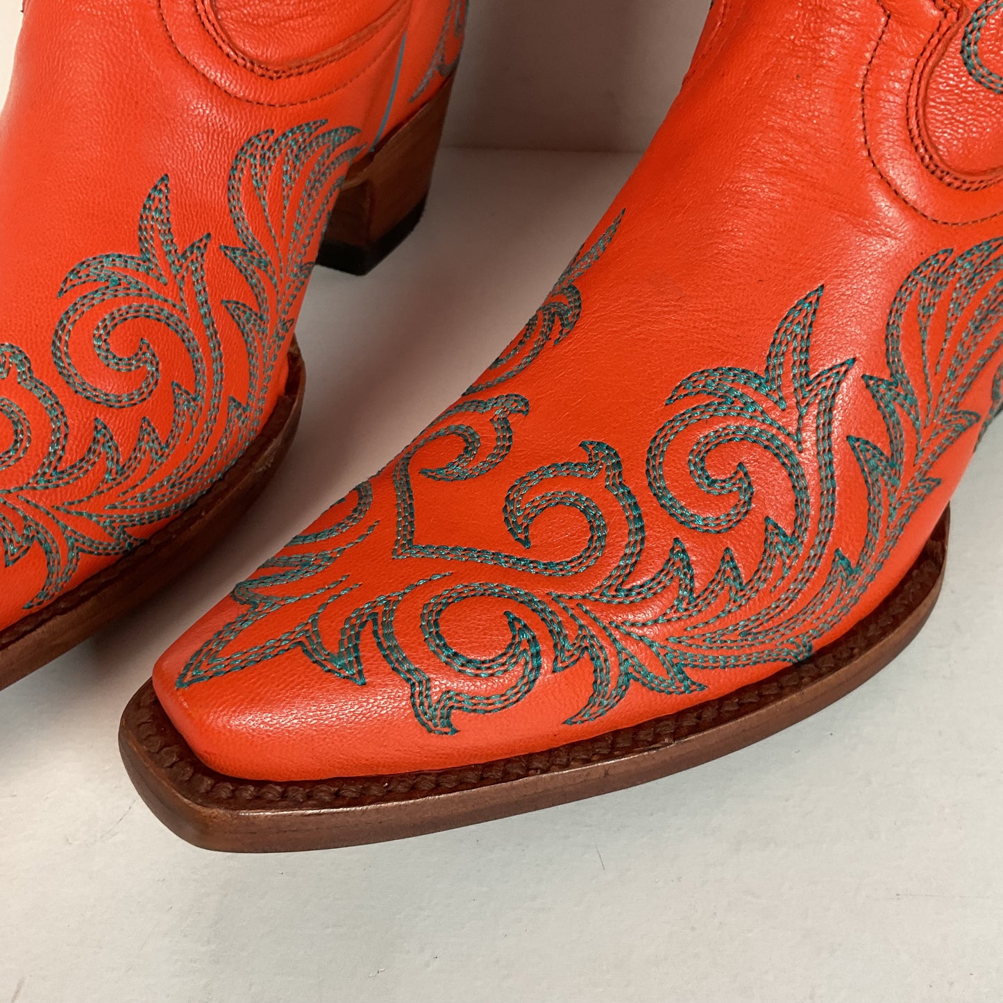 Allen’s Azulado Cowgirl Boots | Bright Orange | Women’s 7 B