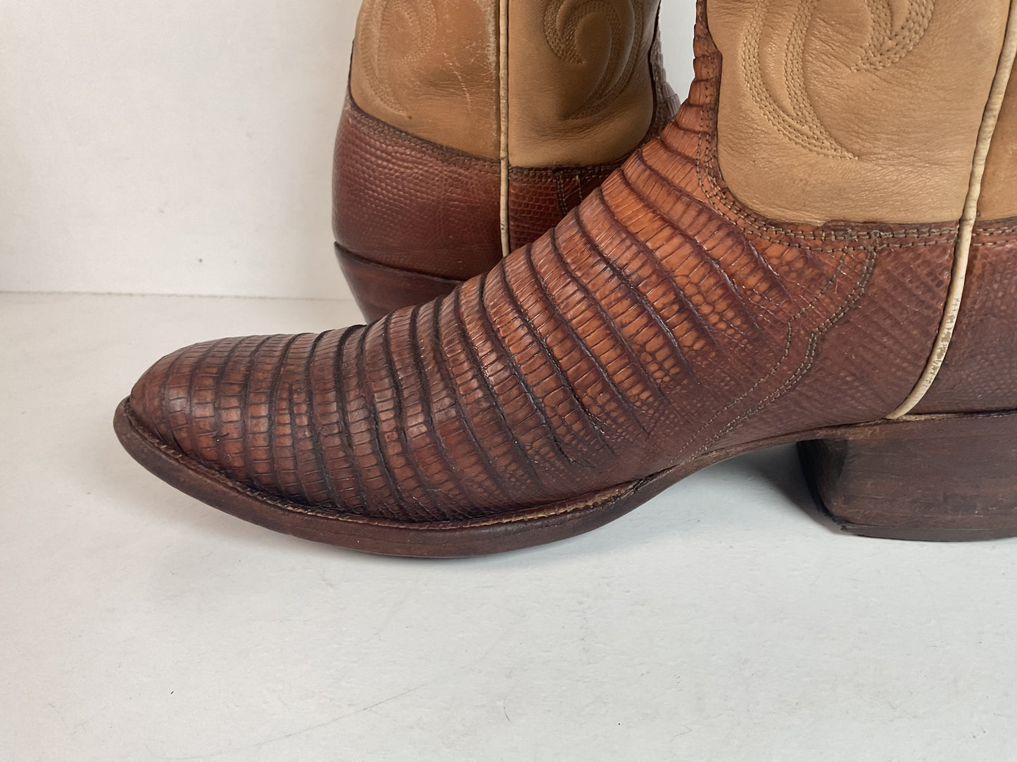Vintage Lucchese San Antonio Lizard Teju Cowboy Boots 9.5 B