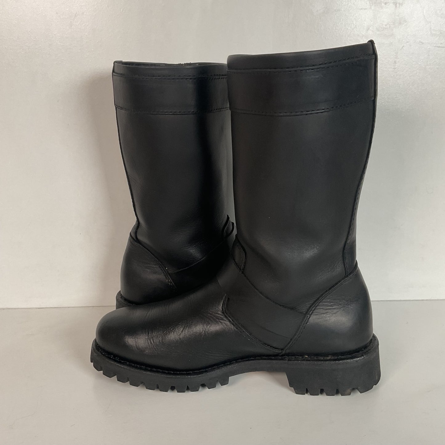 Red Wing Women’s Engineer Harness Boots 7 M | 8.5 W Style 1669