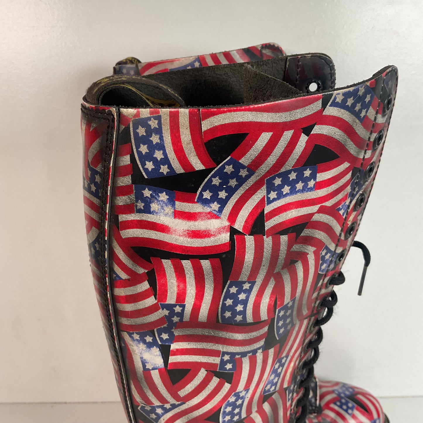 Vintage Dr. Marten 20-Eyelet American Flag Boots UK 6 | US Women’s 8