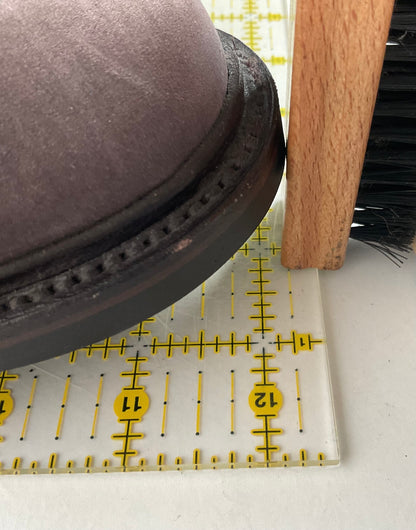 Allen Edmonds Grey Horween Nubuck Chukka Boots 9 3E Survey Port Washington