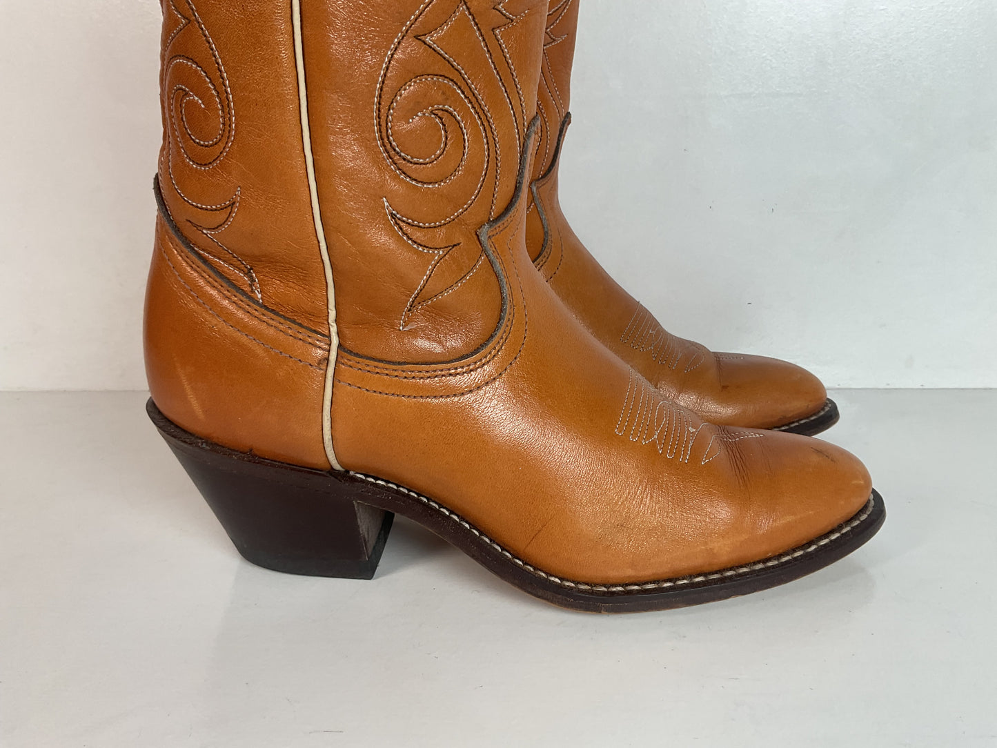 Vintage 1970s Acme Tooled Flower Inlay Cowgirl Boots 6.5 M USA Made