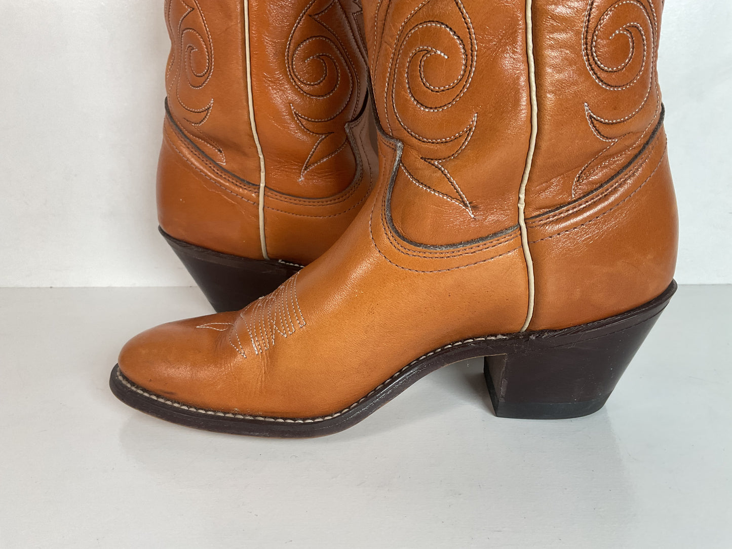 Vintage 1970s Acme Tooled Flower Inlay Cowgirl Boots 6.5 M USA Made