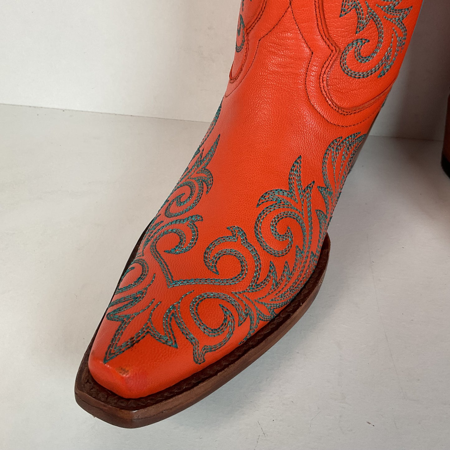 Allen’s Azulado Cowgirl Boots | Bright Orange | Women’s 7 B