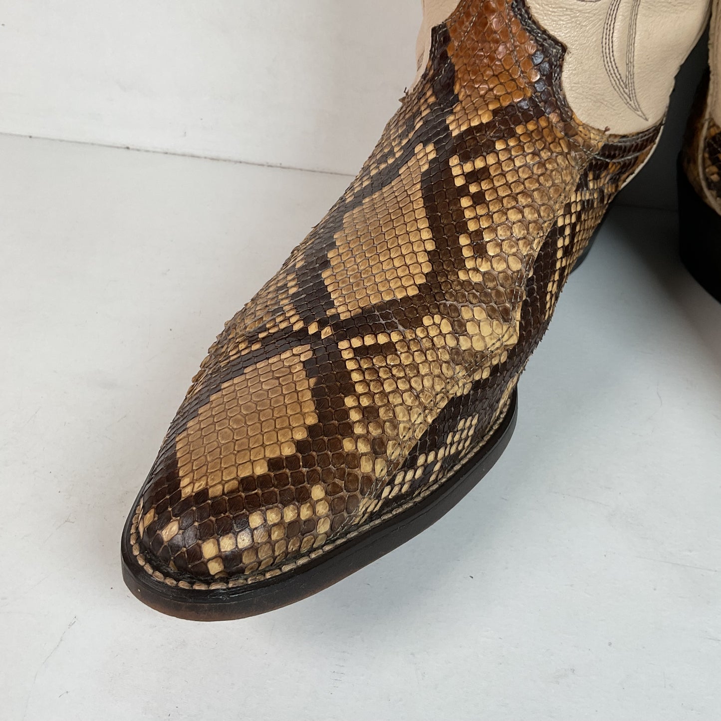 Vintage Laredo Front Cut Python Cowboy Boots 12 D USA Made Snakeskin