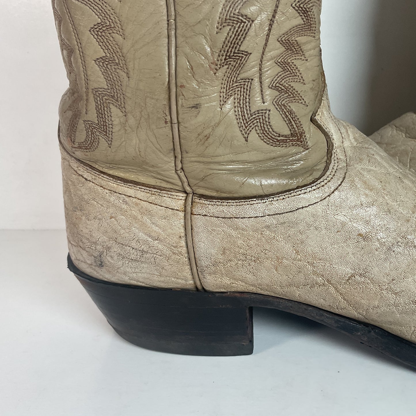 Vintage Justin Exotic Elephant Cowboy Boots 12 AA (Extra Narrow) Distressed