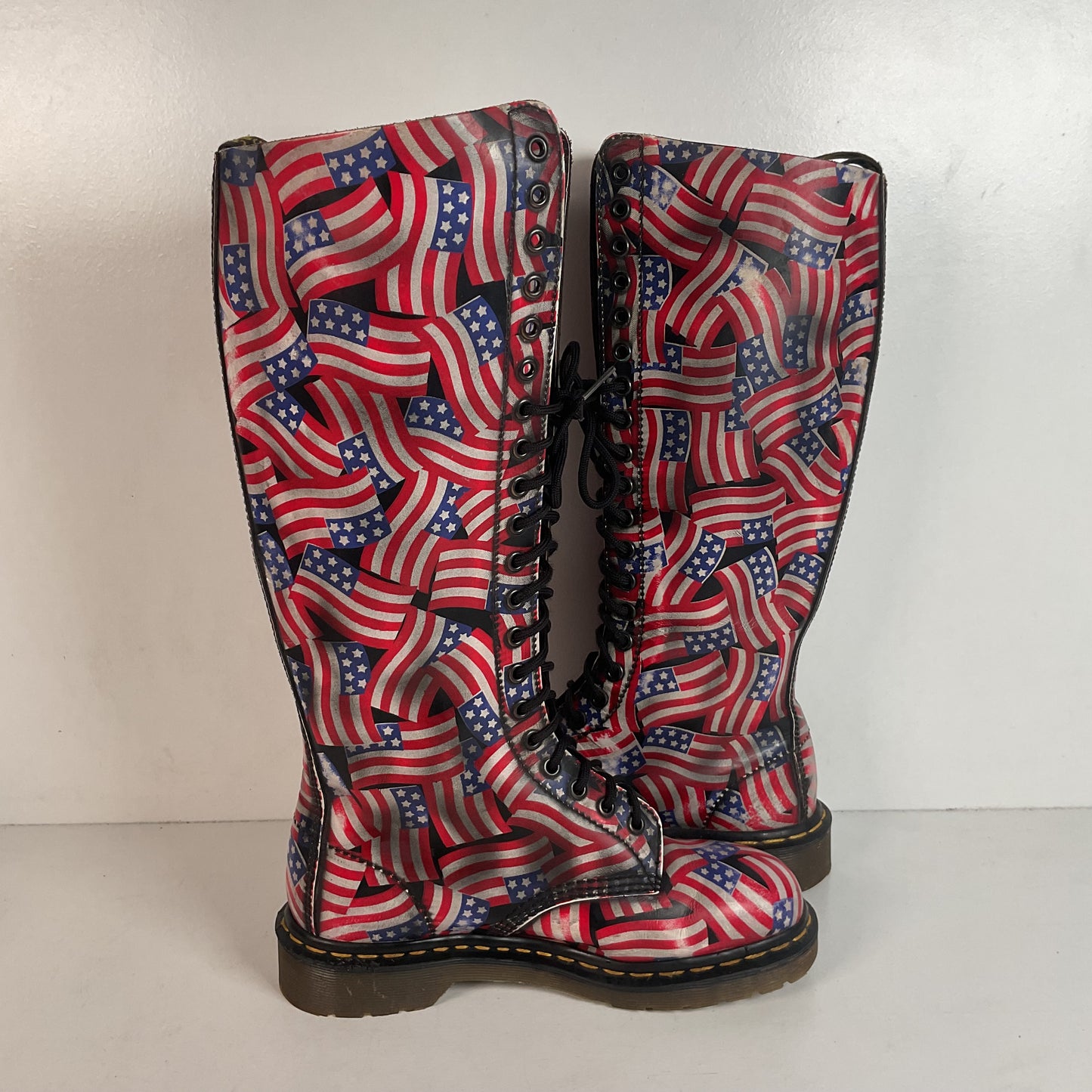 Vintage Dr. Marten 20-Eyelet American Flag Boots UK 6 | US Women’s 8