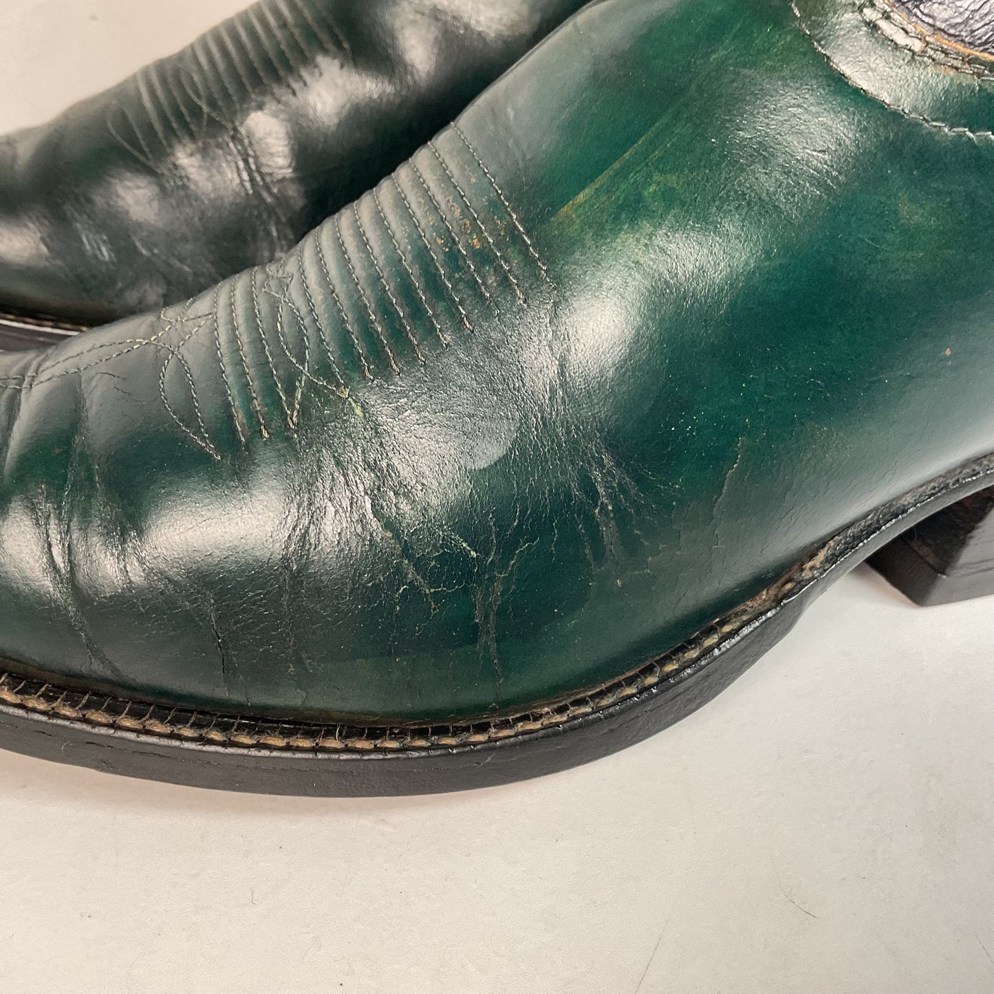 Vintage 1960s Tony Lama Emerald Green Cowboy Boots 10 E Distressed Gold Label