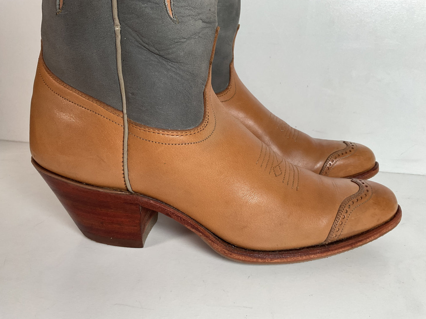 Vintage Justin Women’s Flower Cowgirl Boots 8 B Tooled Inlay USA Made