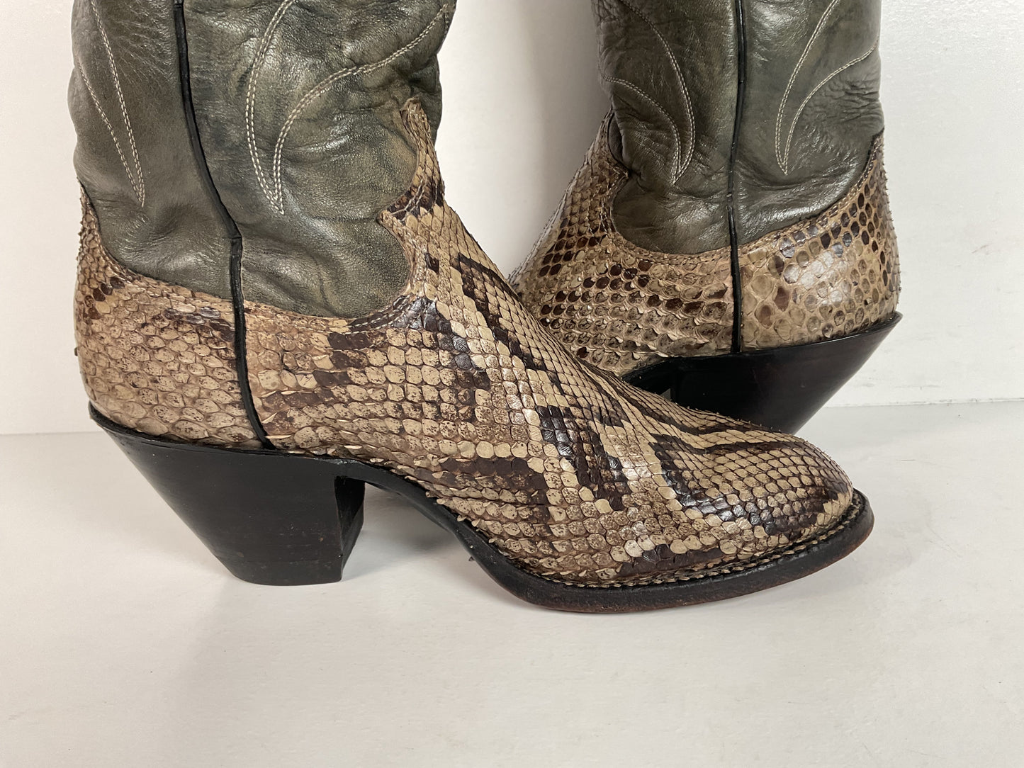 Vintage Justin Butterfly Cowgirl Boots | Snakeskin Inlay | USA Made | Women’s 5 B