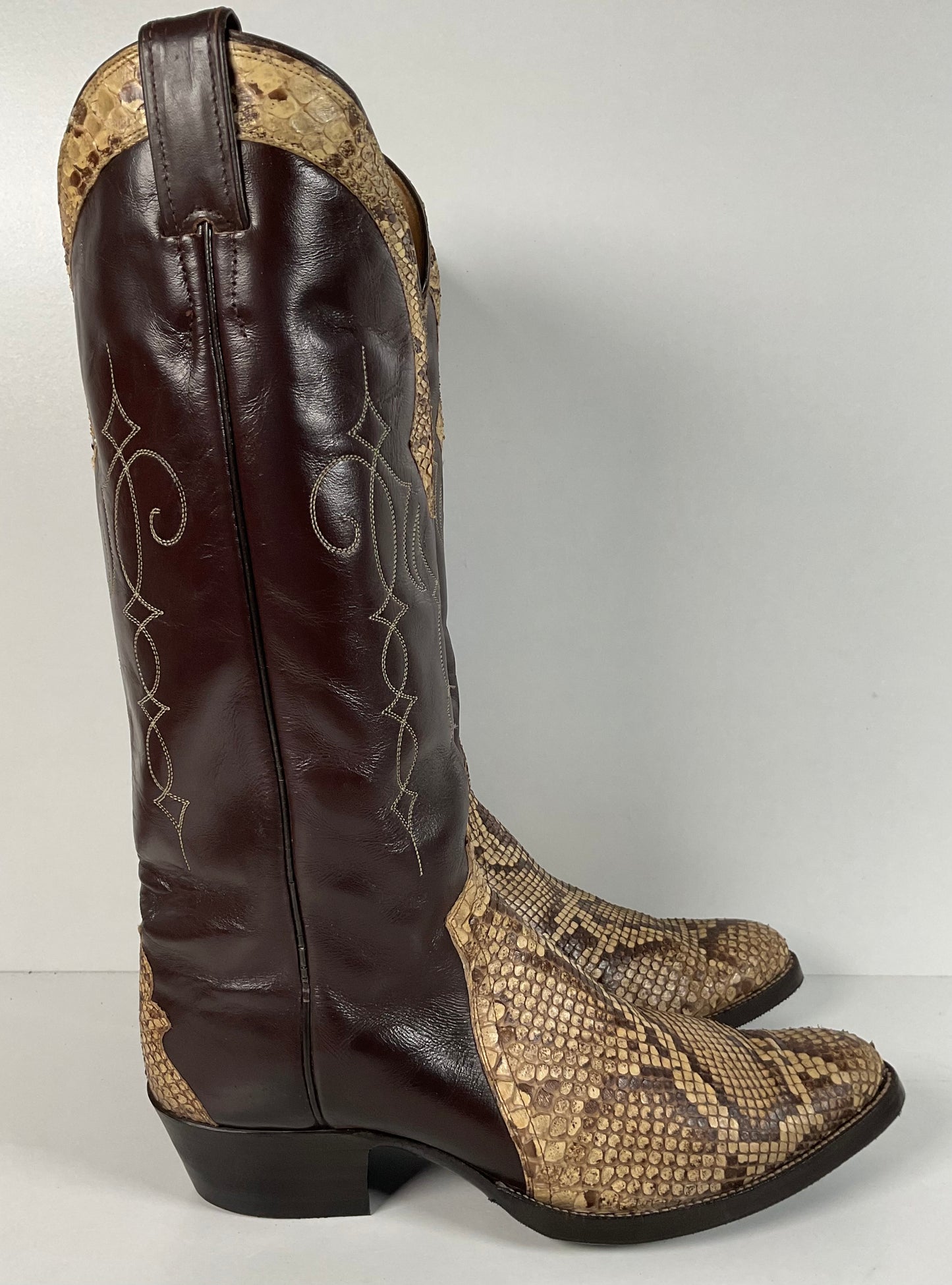 Vintage 70s Justin Front Cut Python Cowboy Boots 9.5 D USA Made Triad Snakeskin