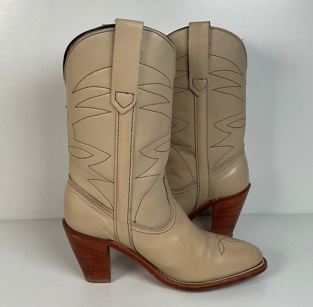 Vintage Frye Cowgirl Boots | Original Box | Alabaster | Women’s 8 B