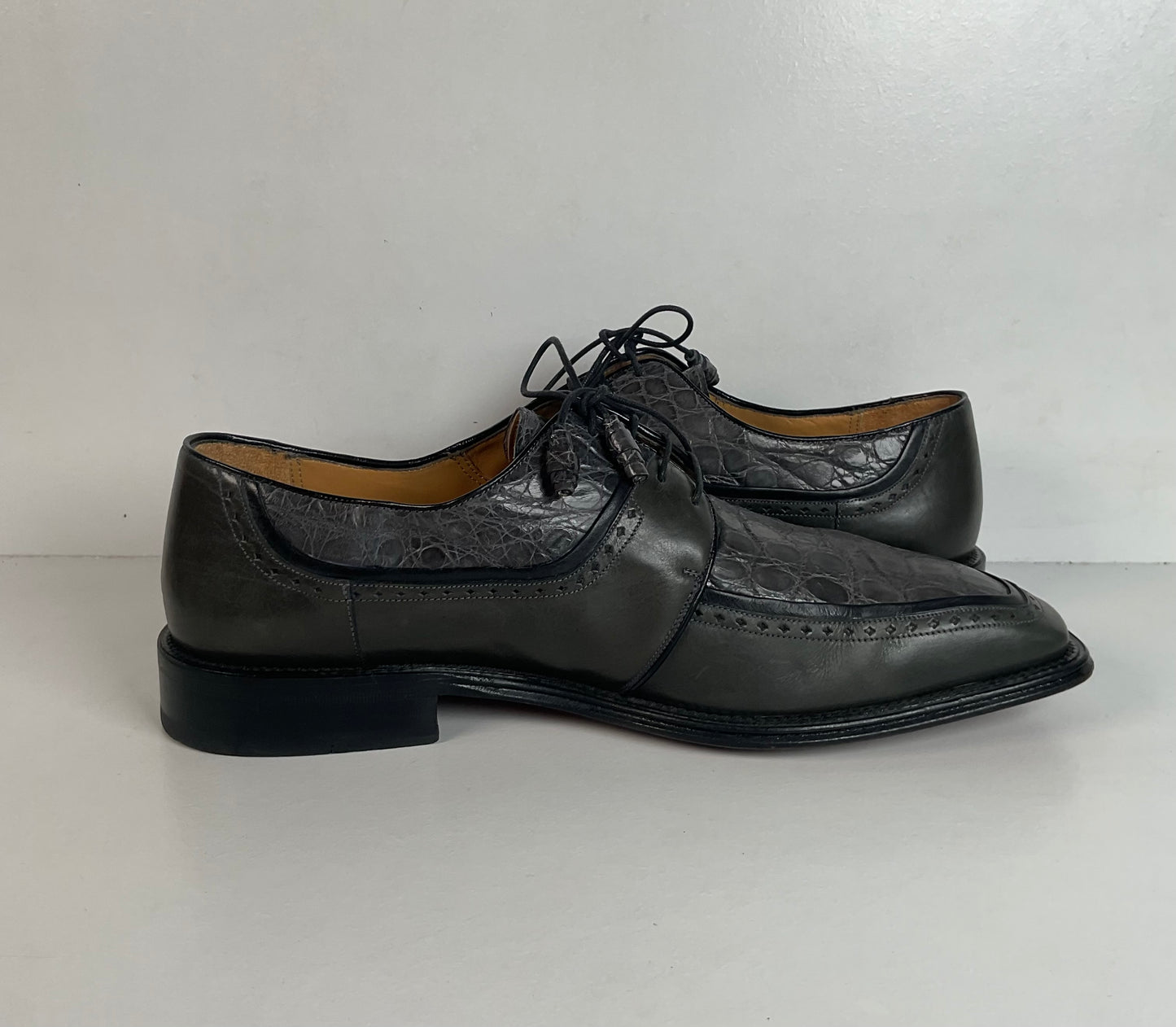 Mezlan Grey Crocodile Derby Shoes 10 M Exotic Bias Cut