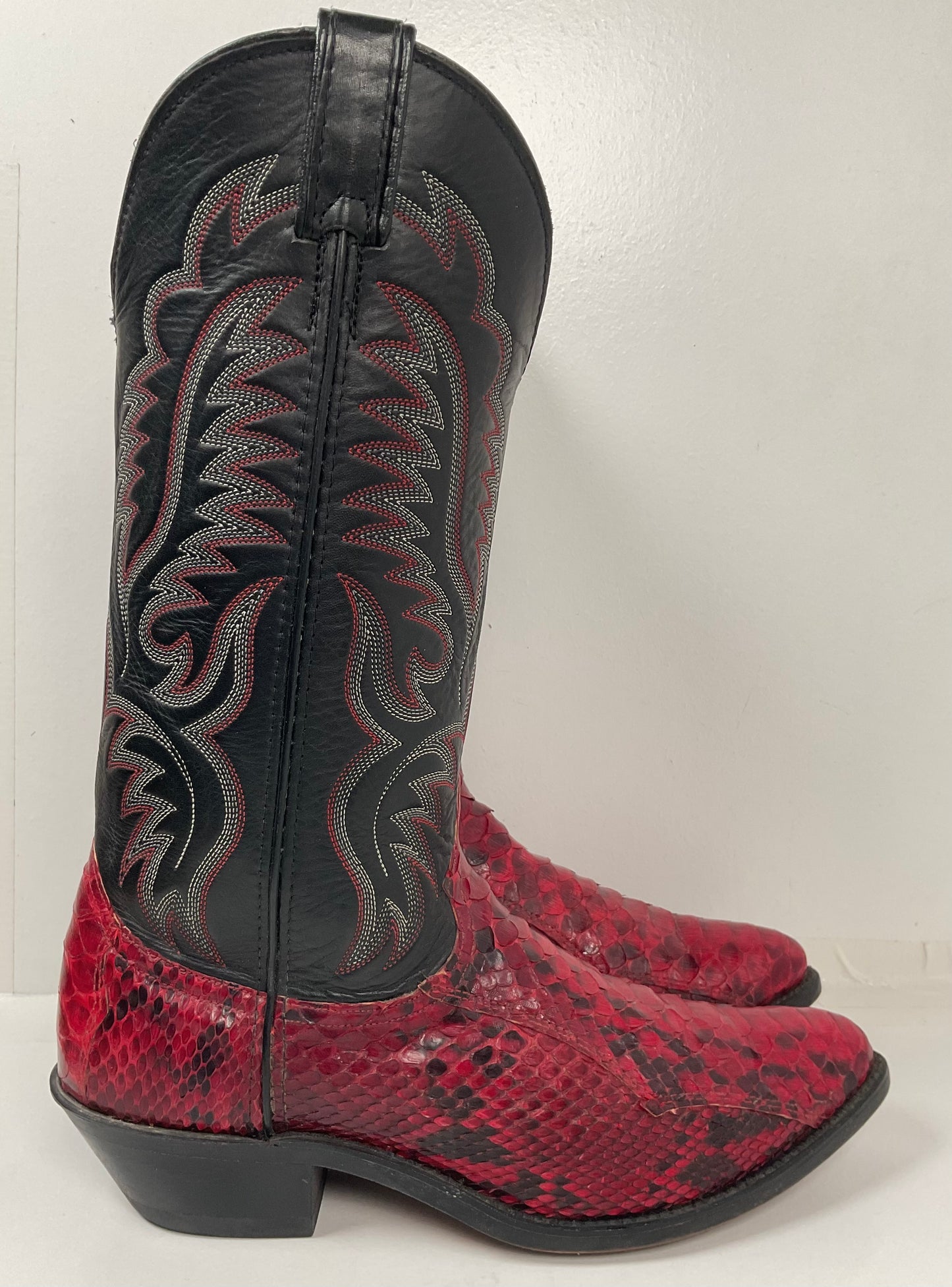 Vintage Laredo Ruby Red Python Snakeskin Cowboy Boots 8 D USA Made Back Cut