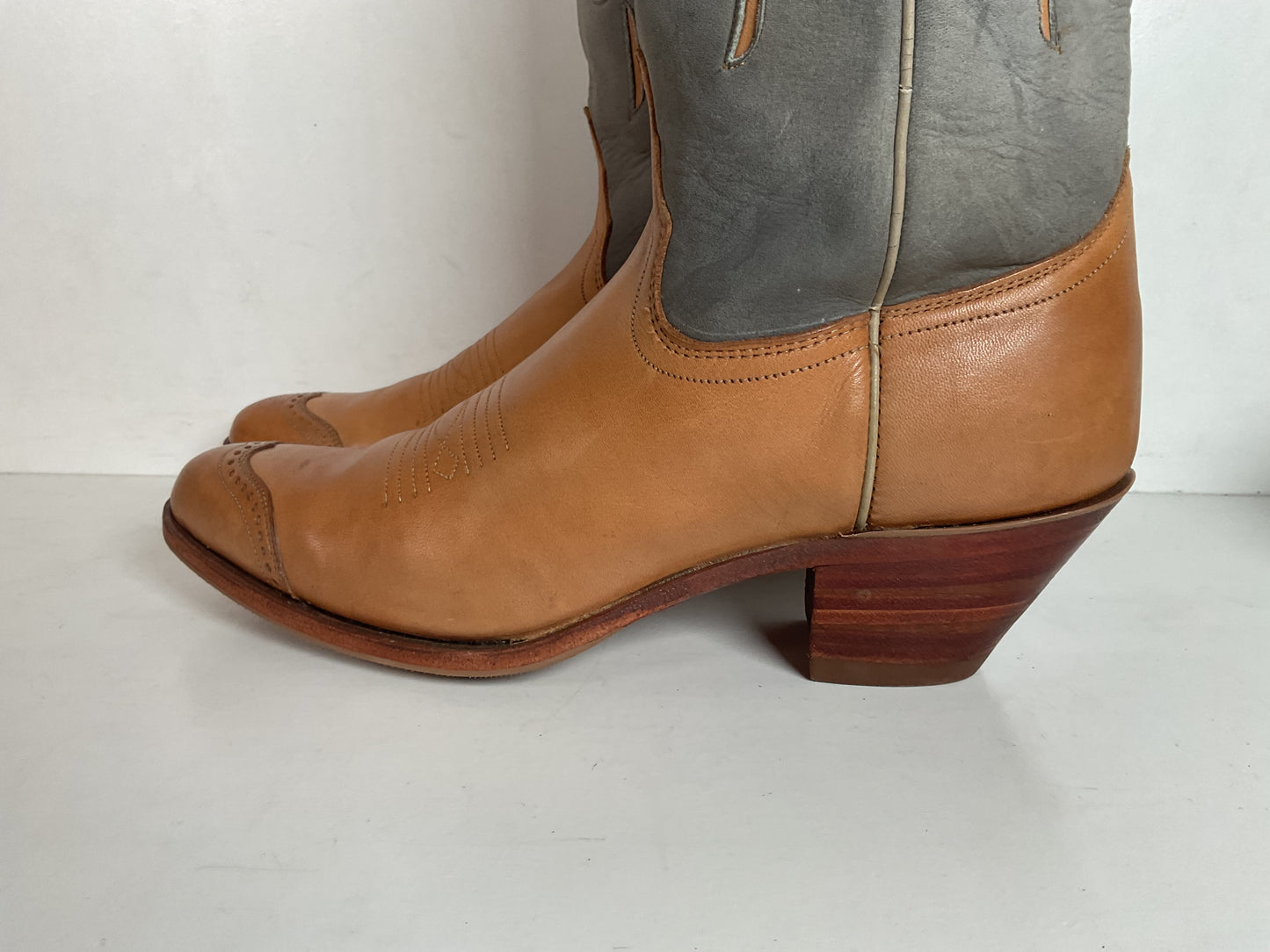 Vintage Justin Women’s Flower Cowgirl Boots 8 B Tooled Inlay USA Made
