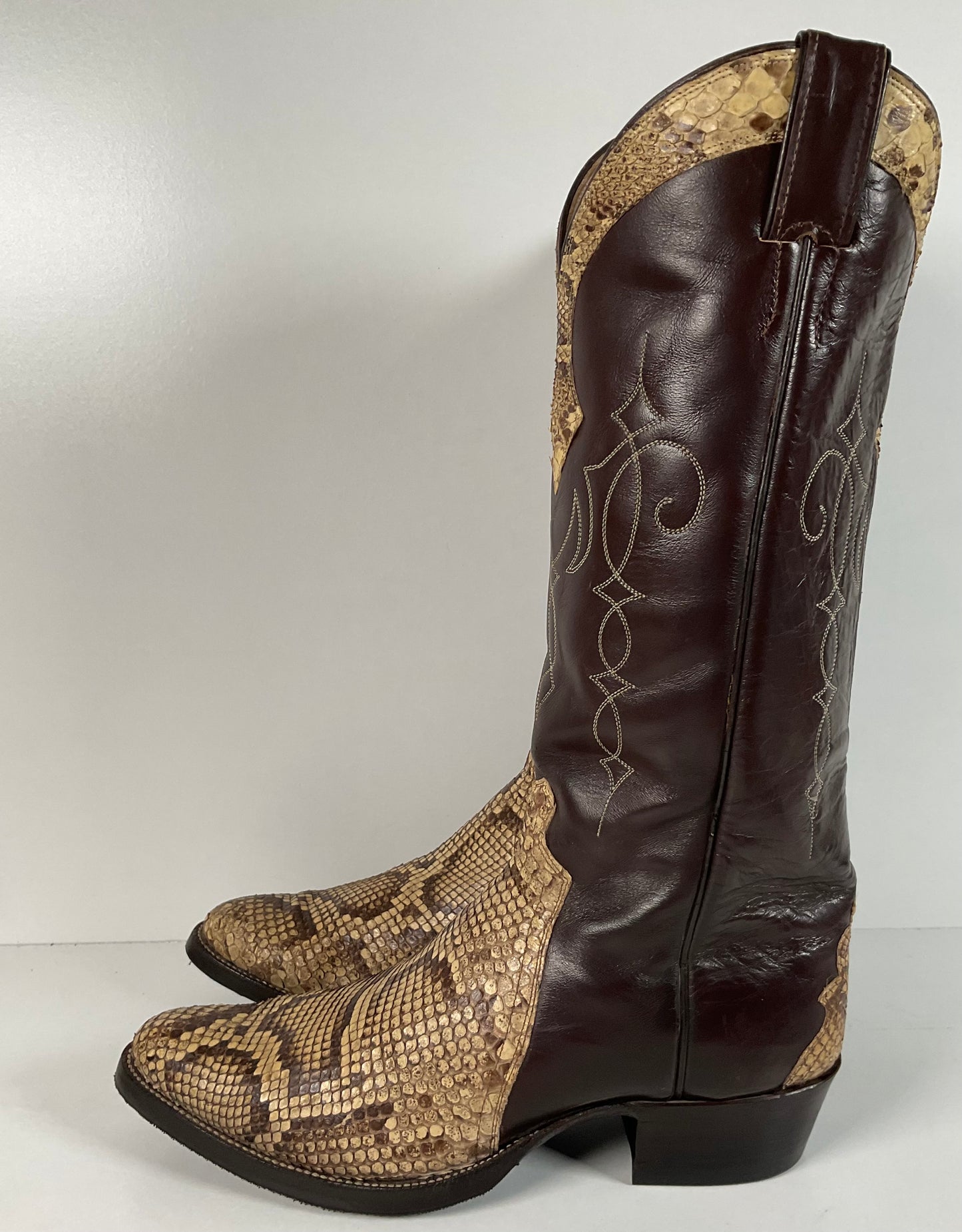 Vintage 70s Justin Front Cut Python Cowboy Boots 9.5 D USA Made Triad Snakeskin