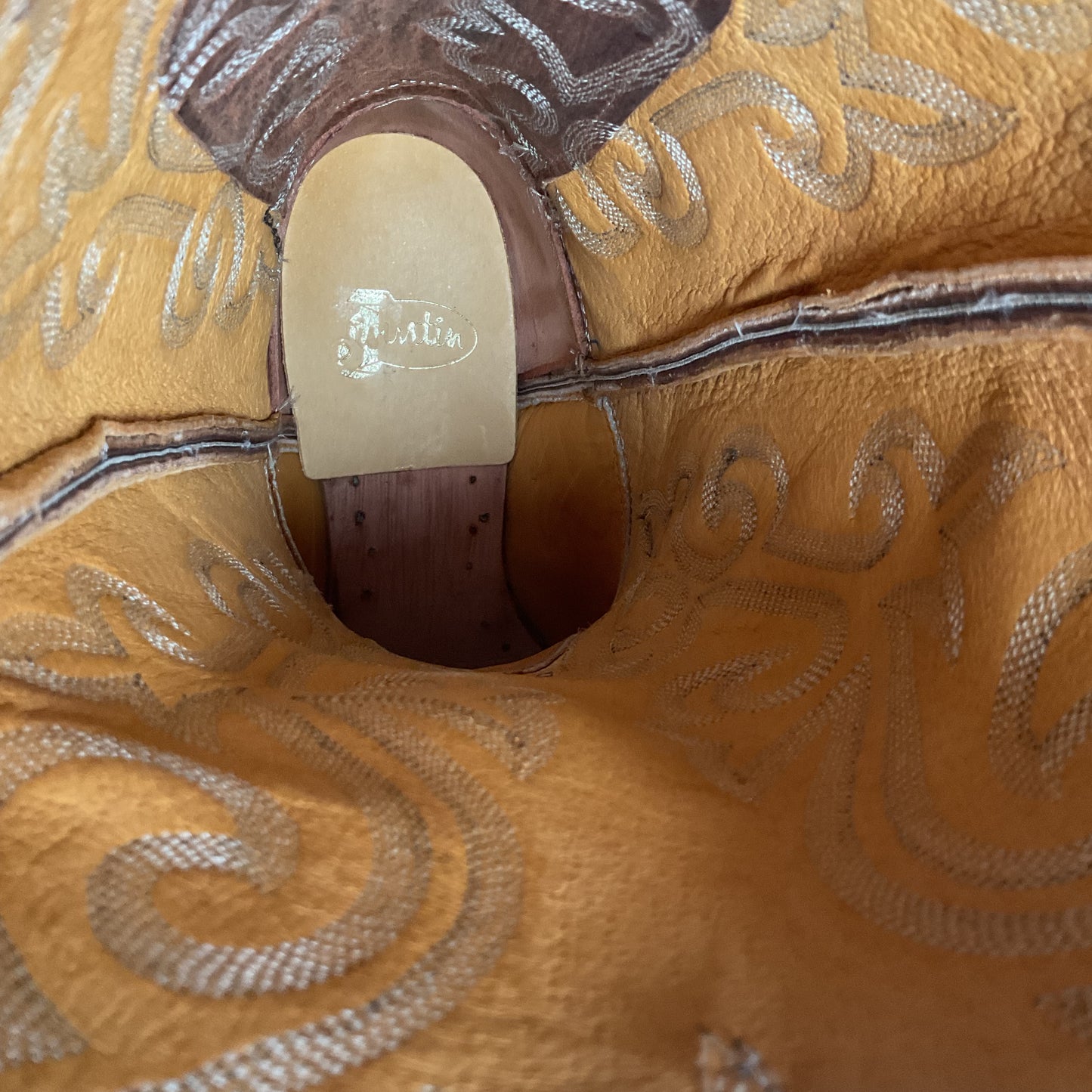 Vintage Justin Bay Apache Cowboy Boots | USA Made | Men’s 8 EE