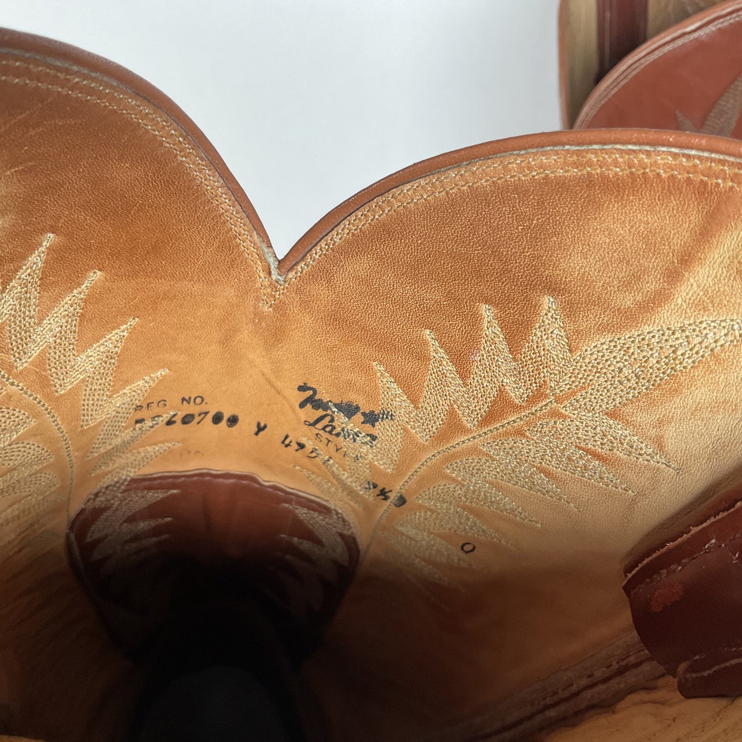 Tony Lama Anaconda Cowboy Boots | Exotic Snakeskin | Thrashed | Gold Label | 9.5