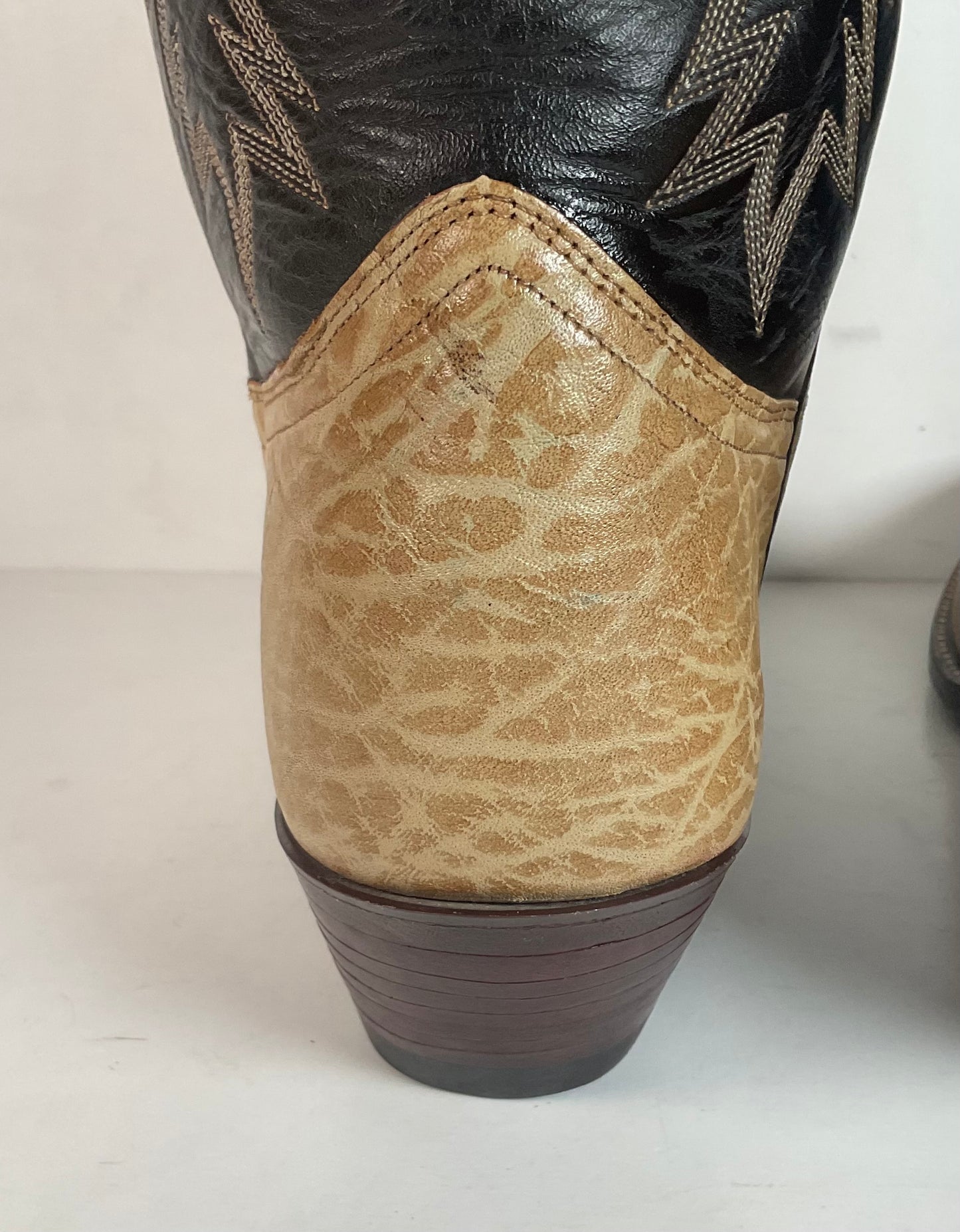 Vintage J Chisholm Tall Buckaroo Cowboy Boots 11 D USA Made Punchy