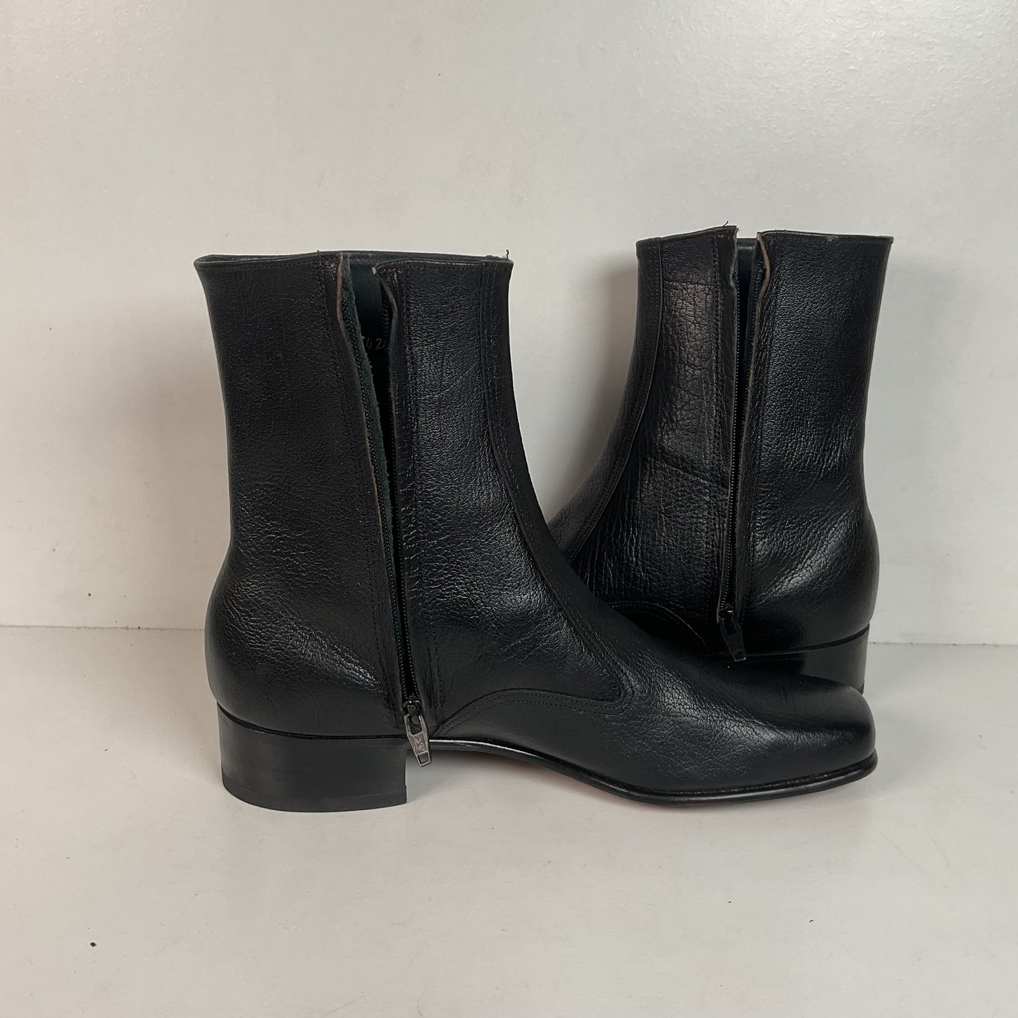 Vintage Florsheim Lightweight Ankle Boots | (Extra Narrow) | Men’s 9 A