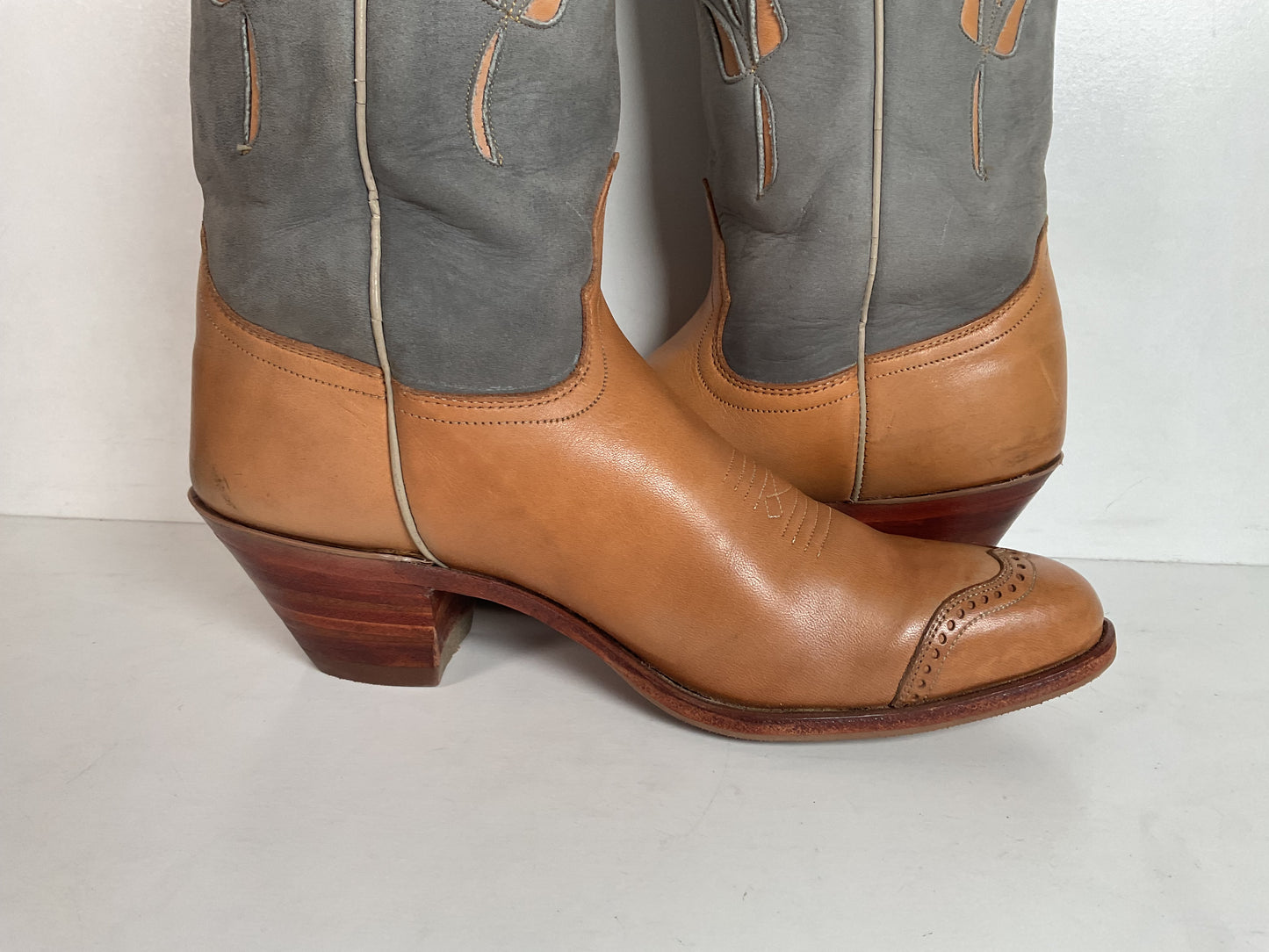 Vintage Justin Women’s Flower Cowgirl Boots 8 B Tooled Inlay USA Made