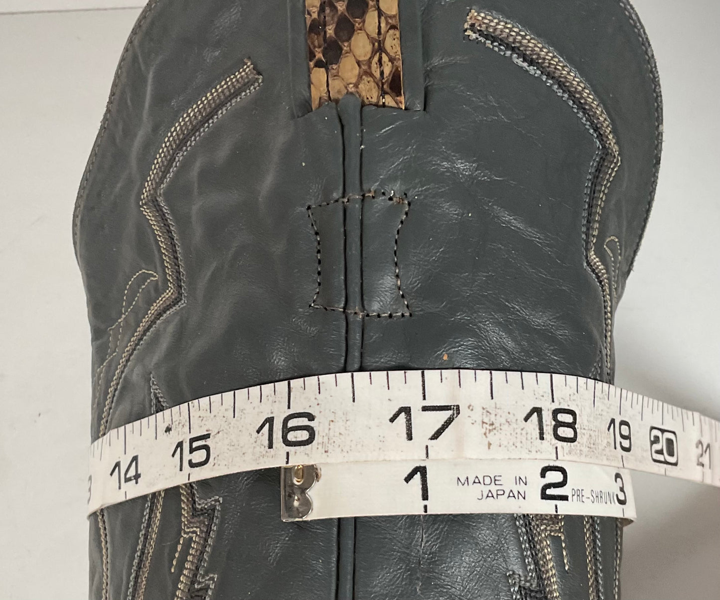 Vintage Larry Mahan Python Snakeskin Cowboy Boots | Reticulated | Men’s 12 D