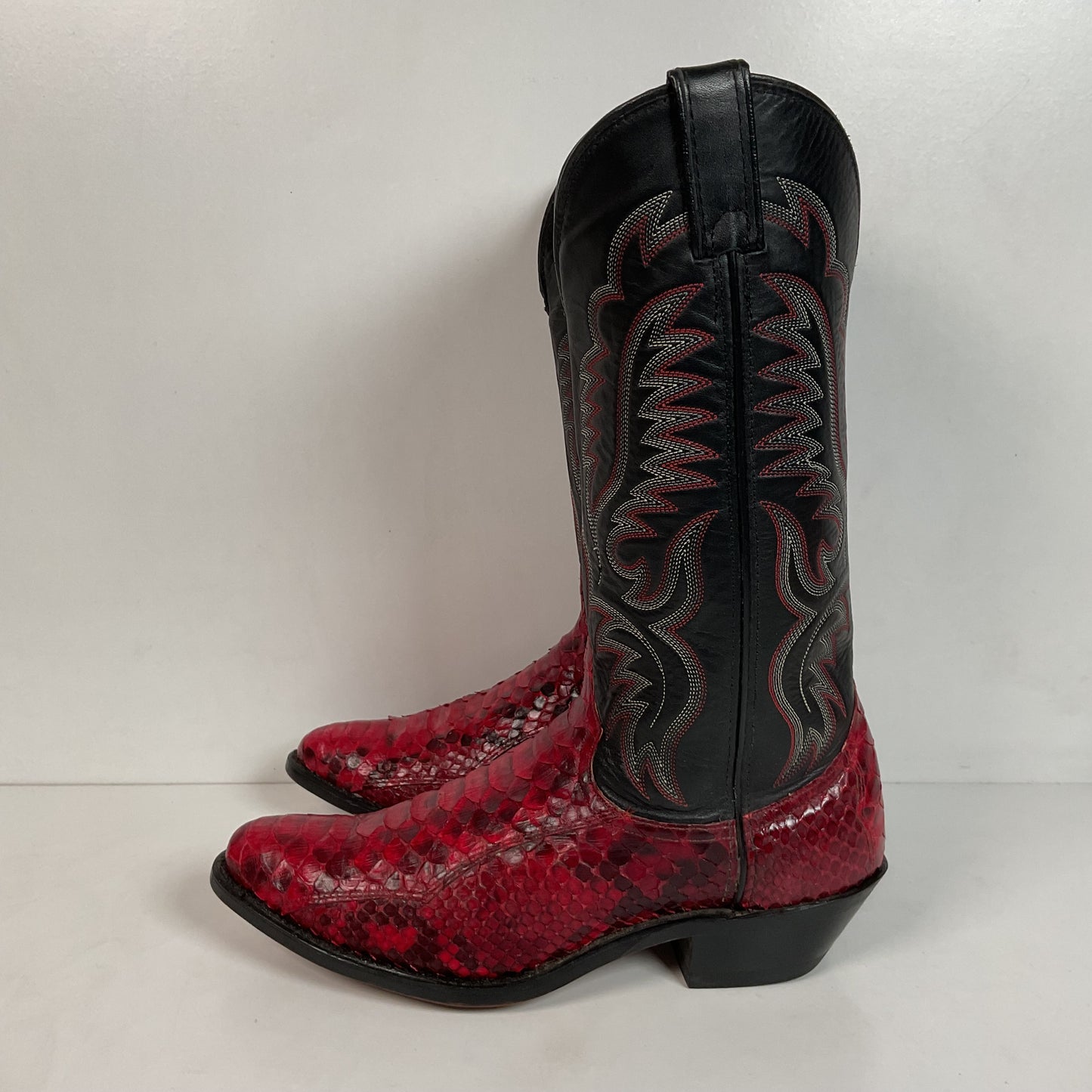 Vintage Laredo Ruby Red Python Snakeskin Cowboy Boots 8 D USA Made Back Cut