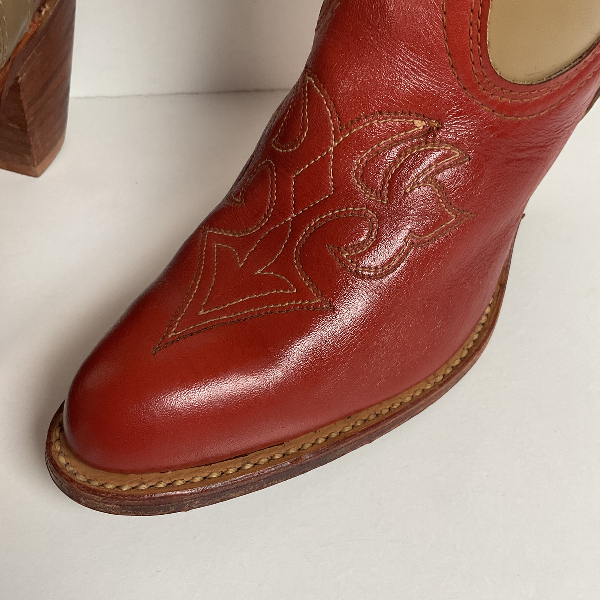 Vintage Capezio Butterfly Cowgirl Boots | Tooled Inlays | USA Made | Women’s 8 M