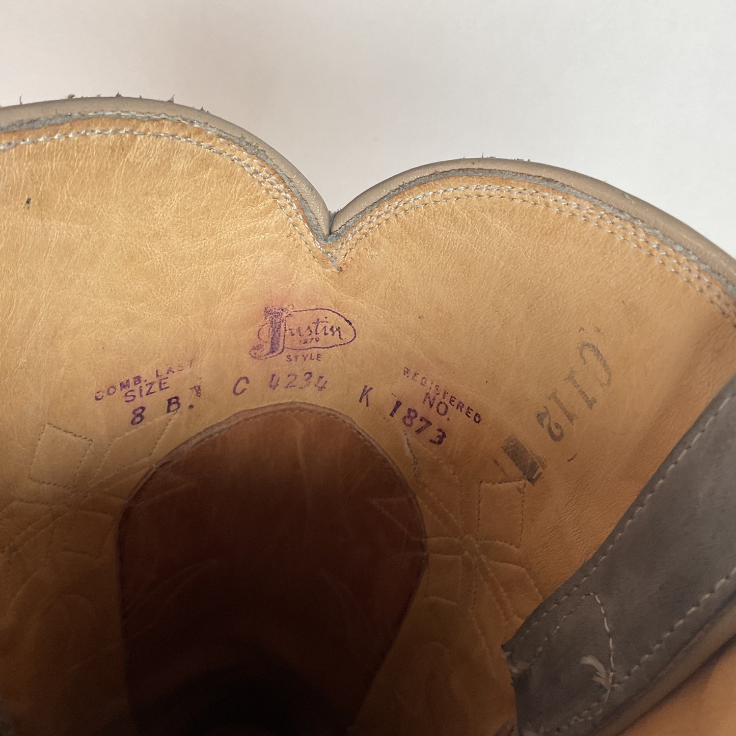 Vintage Justin Women’s Flower Cowgirl Boots | Tooled Inlay | USA Made | 8 B