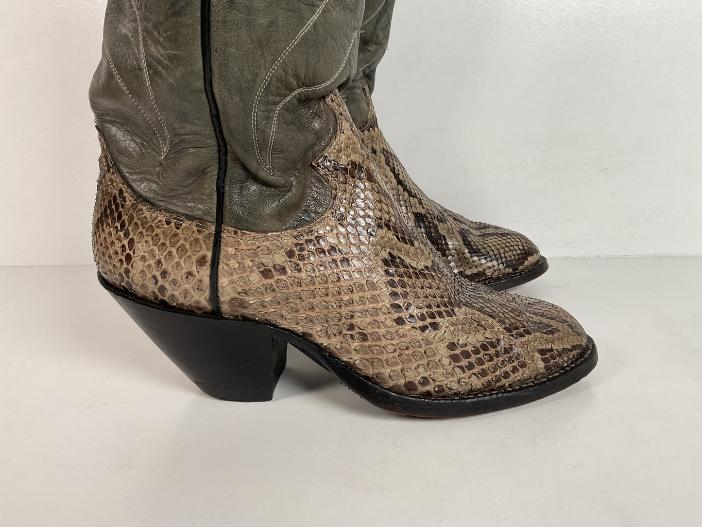 Vintage Justin Butterfly Cowgirl Boots | Snakeskin Inlay | USA Made | Women’s 5 B