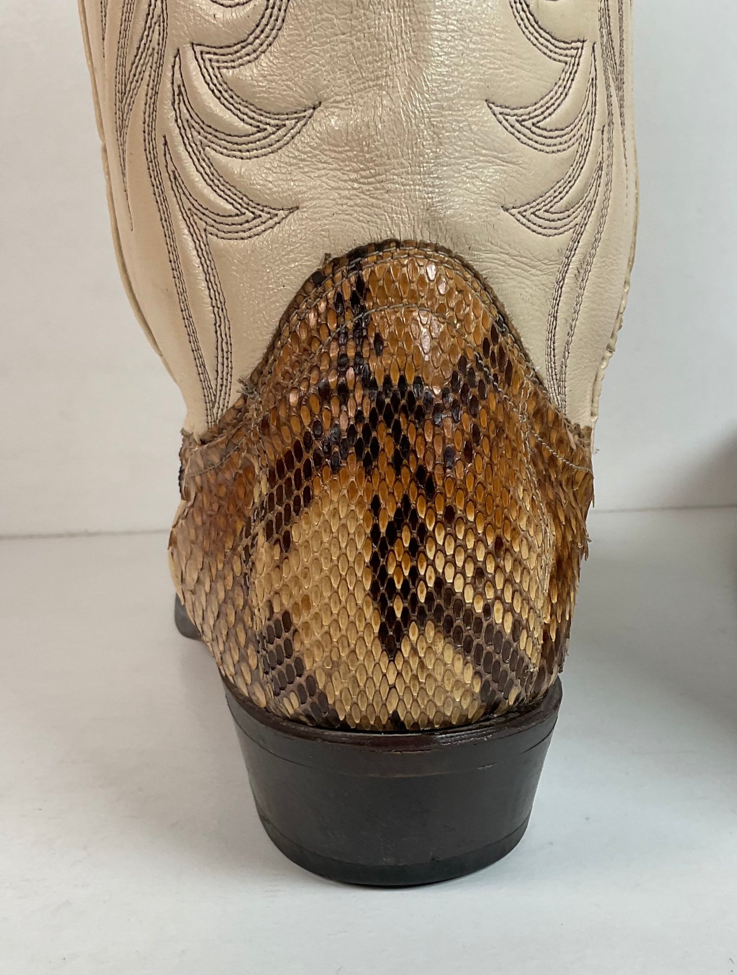 Vintage Laredo Front Cut Python Cowboy Boots 12 D USA Made Snakeskin