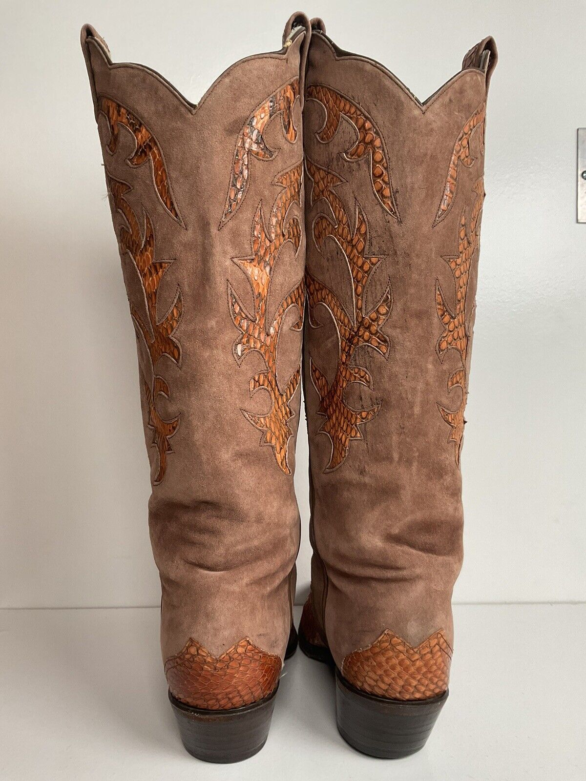 Vintage Larry Mahan Tall Cowgirl Boots 7 B Tooled Snakeskin Inlay