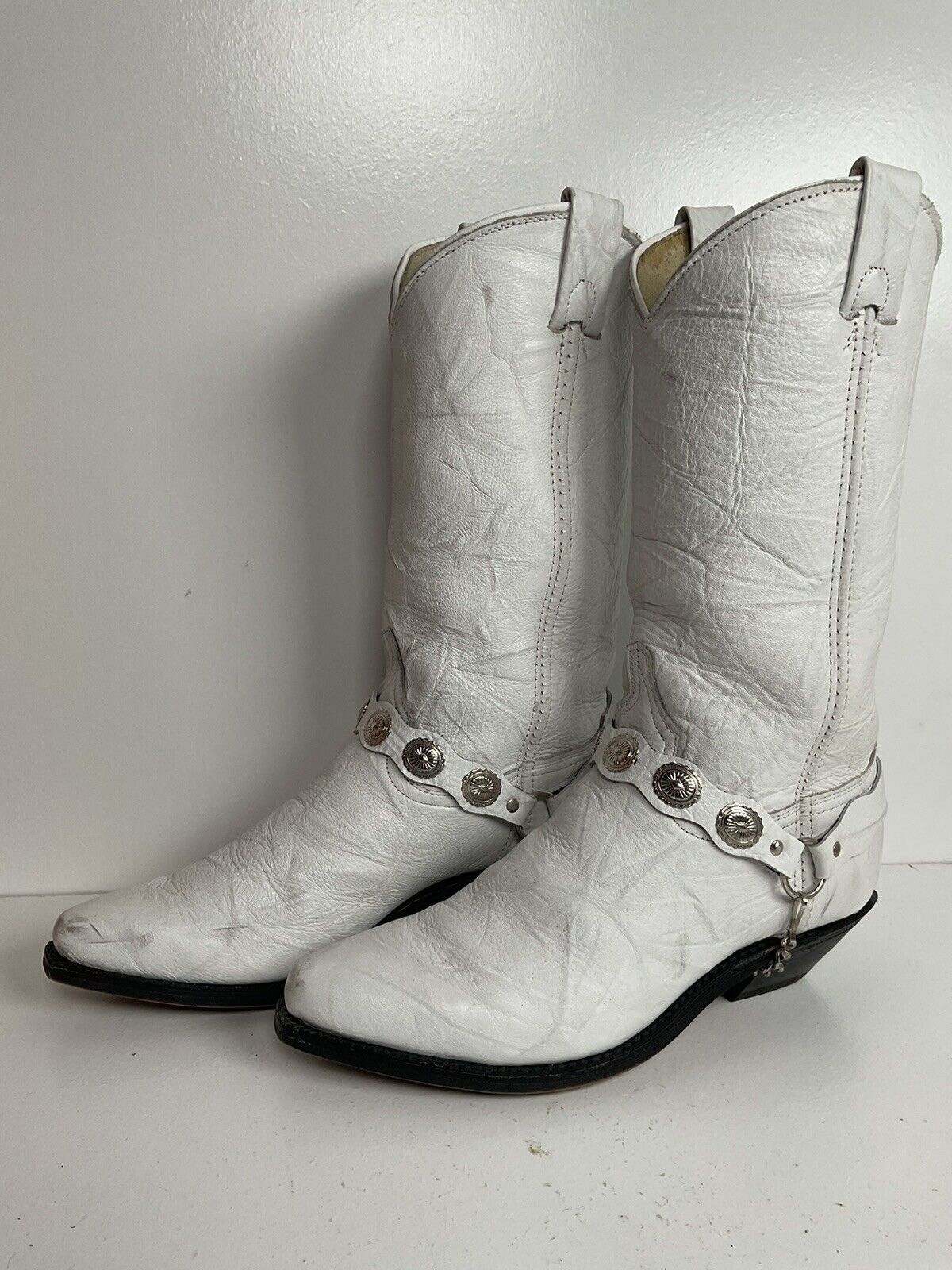 "White western harness boots with a cowgirl style, size 7.5 M. Designed for weddings, featuring intricate detailing and a classic Abilene aesthetic."