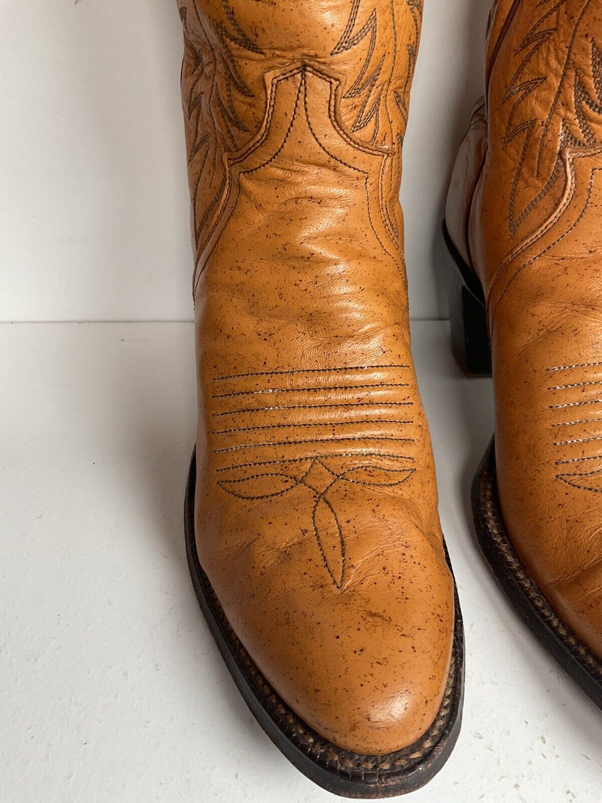 Vintage Justin Tall Cowgirl Boots 8 A Stitched Leaf Tooled Overlay