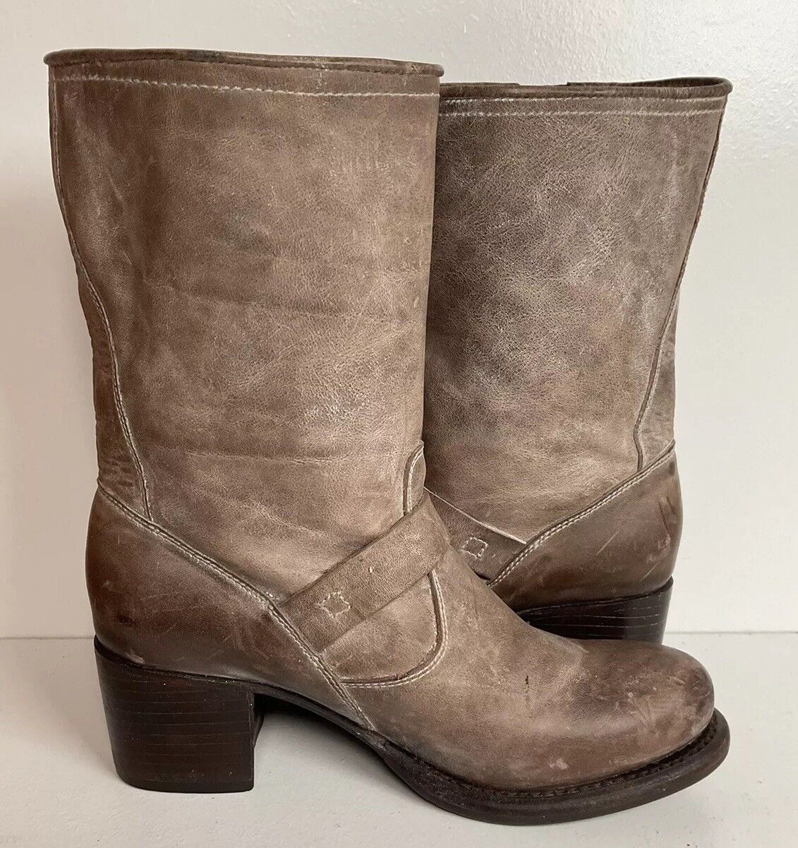 Frye Women’s Engineer Harness Boots 8 B Stacked Heel Taupe Grey